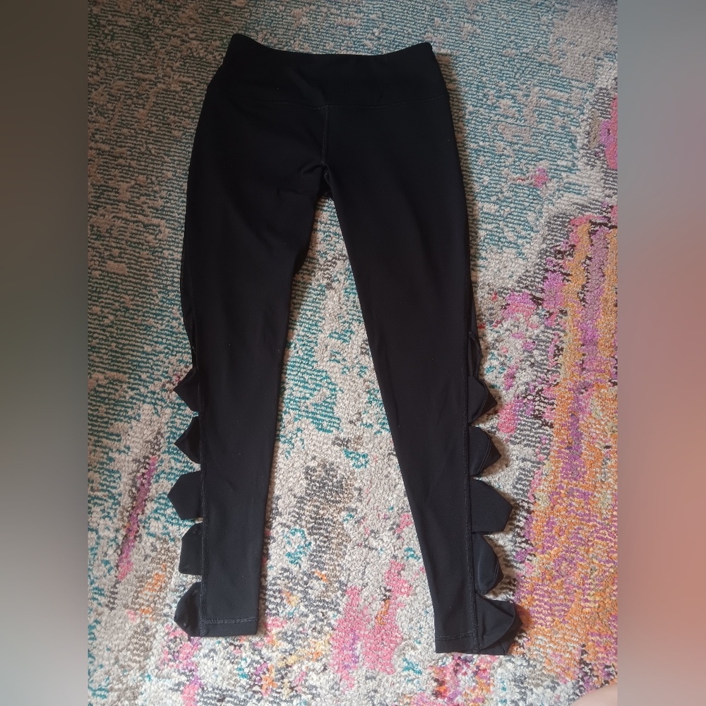 *SOLD*Victoria Secret Victoria Sport Cutout Leggings Black Small - Picture 4 of 6